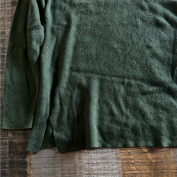 🎀Women’s J Jill Brand Mock Turtleneck Sweater Size Medium Hunter Green Color - Picture 2 of 5